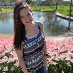 Meet your Posher, Genelle